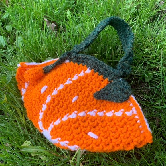 Small Crochet Orange Slice Purse! - Picture 1 of 2